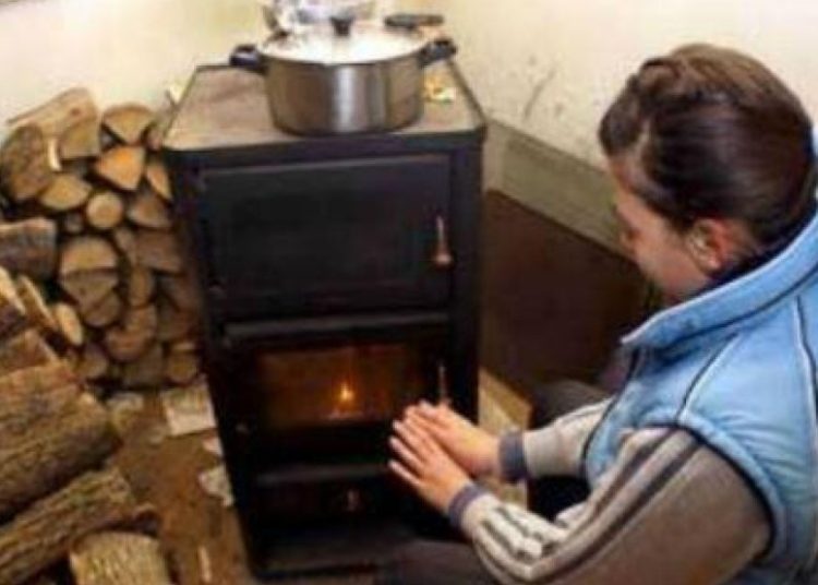 Ενεργειακή κρίση: Θα καταλήξουμε ξανά στην ξυλόσομπα – Από 1,80 θα ξεκινήσει η τιμή του πετρελαίου θέρμανσης