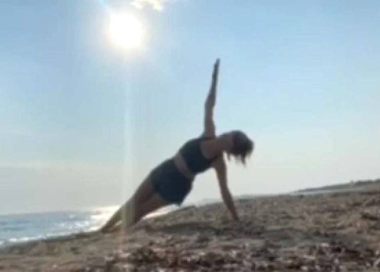 Πέντε ασκήσεις για τέλεια χέρια και κοιλιακούς σε 15′