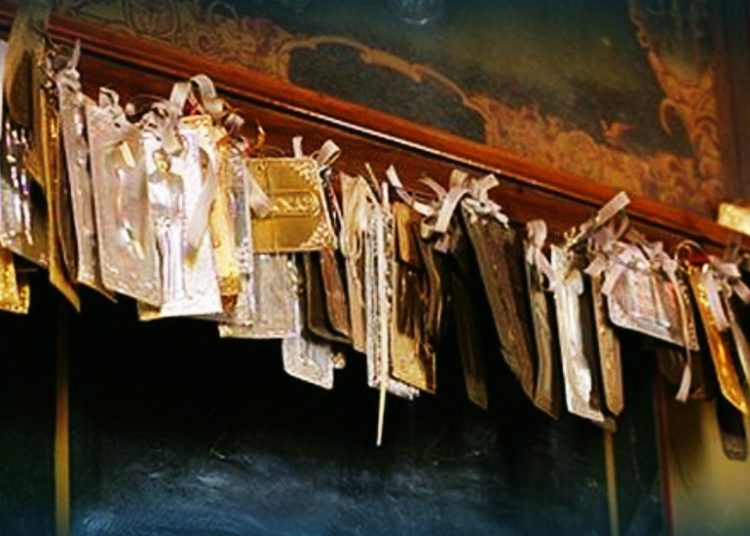 Ηλεία: Έκλεψε από εκκλησίες χρυσά τάματα και χιλιάδες ευρώ