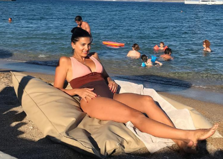 Σταματίνα Τσιμτσιλή: Το καλοκαίρι της αφιερωμένο στην Πάρο με τα παιδιά της