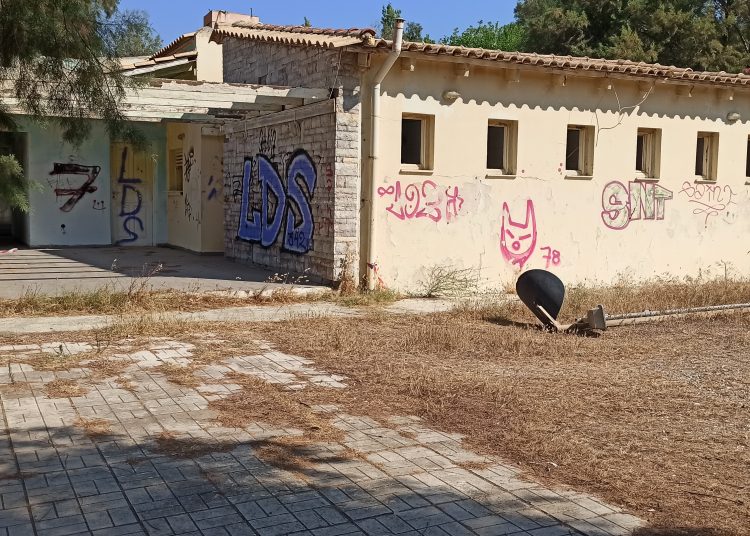 Δημοτικό κάμπινγκ Κουρούτας: Αδιαφορία, εγκατάλειψη και νέκρα