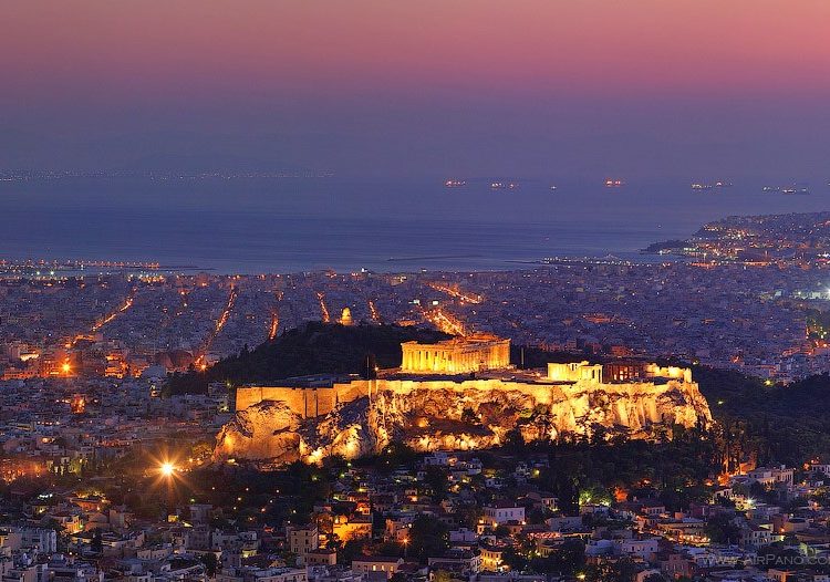 Η Ελλάδα «κατεβάζει» διακόπτη –Nύχτες χωρίς φώτα σε πλατείες & μνημεία