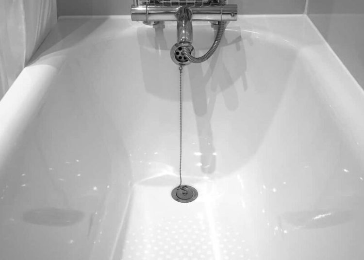 Κάντε την μπανιέρα σας να λάμπει με 4 διαφορετικούς τρόπους