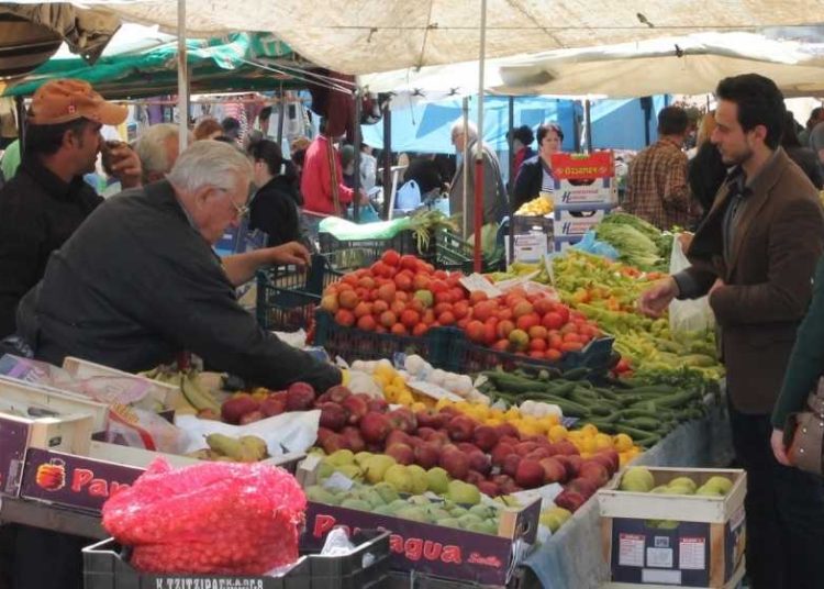 Πτώση μέχρι και 43% στις τιμές των βασικών αγροτικών προϊόντων