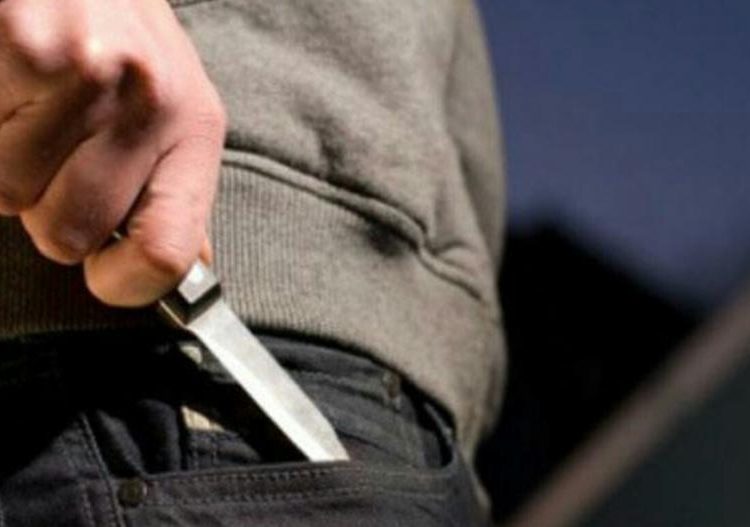 Μαχαιρώματα στην Κουρούτα: Ελεύθερος αφέθηκε ο 17χρονος αλλά αντιμετωπίζει βαριές κατηγορίες