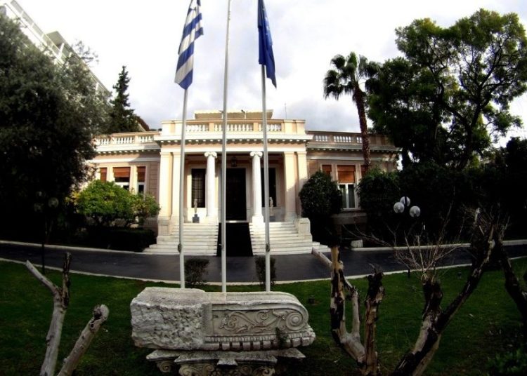 Δυσαρέσκεια στη ΝΔ από την υπόθεση παρακολουθήσεων και το Μαξίμου