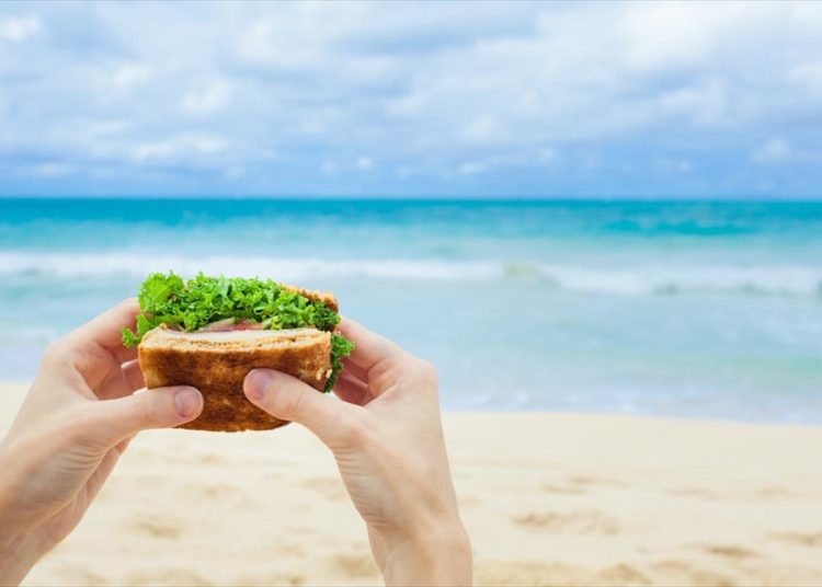 Tαπεράκια για την παραλία: Έξυπνες ιδέες για να μείνετε χορτάτοι όλη μέρα!