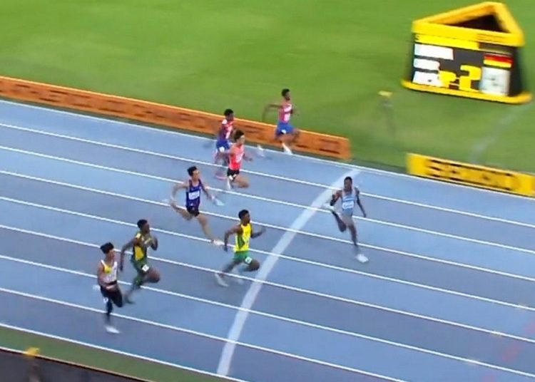 Το νέο φαινόμενο των 100 μέτρων: Έκανε παγκόσμιο ρεκόρ… περπατώντας στα τελευταία μέτρα