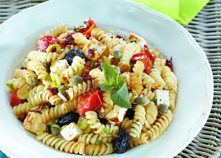 H χωριάτικη αλλιώς: 5 συνταγές βασισμένες στην κλασική ελληνική σαλάτα