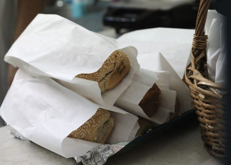 Νέες τιμές στα σχολικά κυλικεία – Πόσο θα κοστίζουν τοστ, τυρόπιτα, νερό