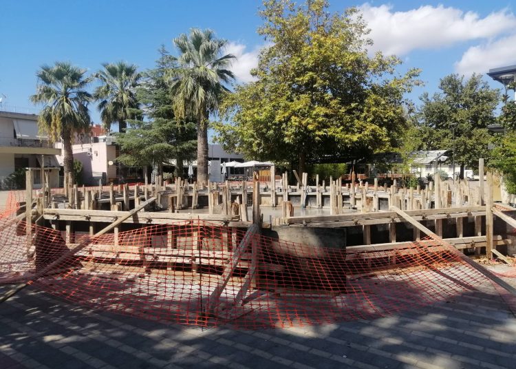 Γεωργόπουλος & Θεοδωρακόπουλος: Χωρίς διαβούλευση η χωροθέτηση του συντριβανιού Γαστούνης