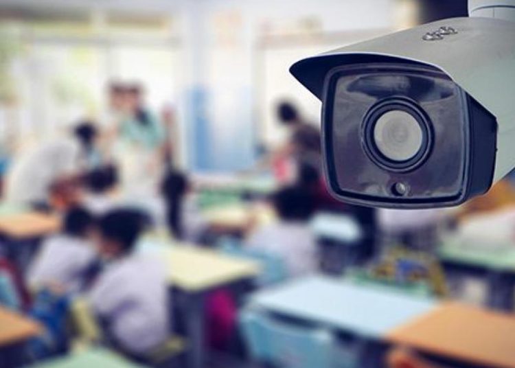 Λαϊκή Συσπείρωση Πύργου: Καταγγέλλει τον δήμο Πύργου πως θα βάλει κάμερες στα σχολεία