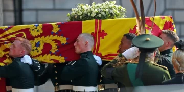 Βασίλισσα Ελισάβετ: Πριν 30 χρόνια φτιάχτηκε το φέρετρό της από αγγλική δρυ και εσωτερική επένδυση από μόλυβδο