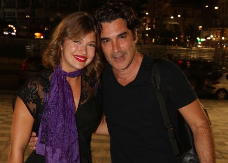 H Κλέλια Ανδριολάτου από το Κατάκολο μιλάει για τις ερωτικές σκηνές με τον Παπακαλιάτη