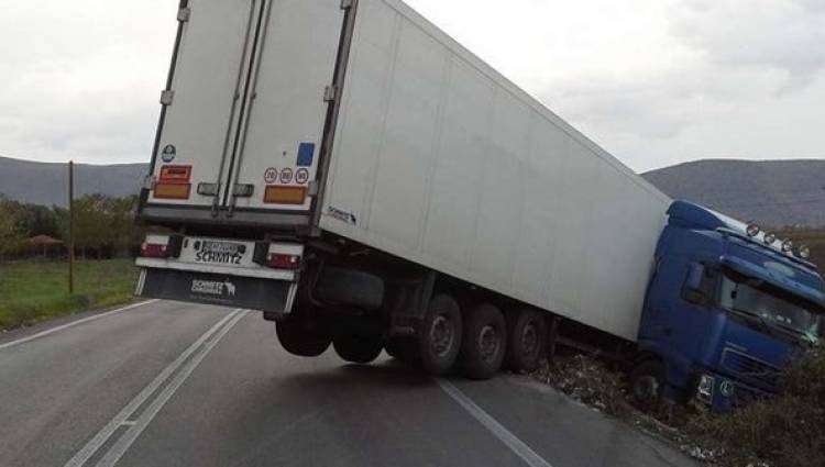 Πατρών-Πύργου: Δύο Αμαλιαδίτες οι νεκροί στο τροχαίο με φορτηγό