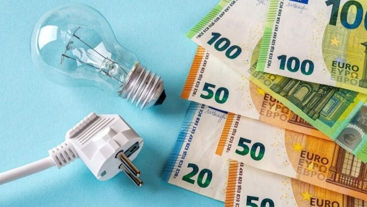Ρεύμα: Τι θα πληρώσουν οι καταναλωτές και τι όφελος θα έχουν αν κάνουν οικονομία – Αναλυτικά παραδείγματα