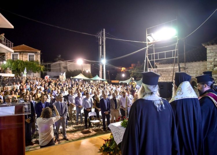 Με πανηγυρικό τρόπο τα εγκαίνια της 19ης Αγροτικής Έκθεσης Χαλανδρίτσας (φωτό)