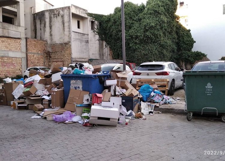 Πύργος: Μαζεύουν επιτέλους τα σκουπίδια-Άργησε η πρόσληψη προσωπικού λέει ο δήμος