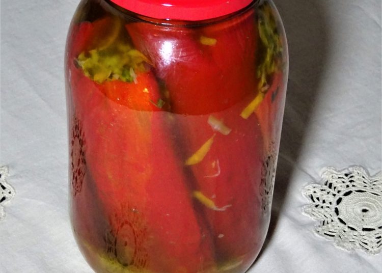 Πως να κάνετε πιπεριές τουρσί με 2 τρόπους