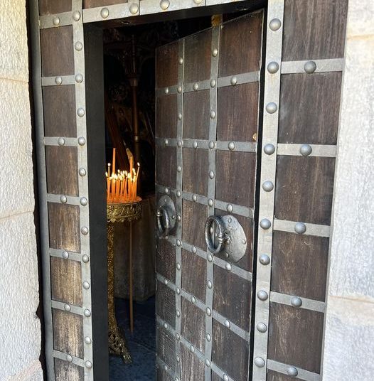 H φλόγα ενός κεριού αρκεί να μας ζεστάνει όλους.