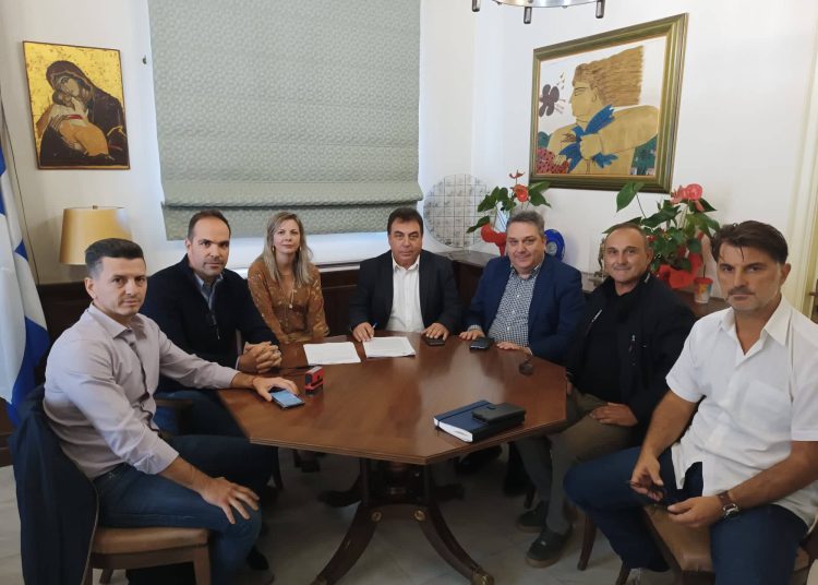 «Έπεσαν» οι υπογραφές για το Κλειστό Γυμναστήριο Πύργου και το Αθλητικό Κέντρο Αγ. Βαρβάρας