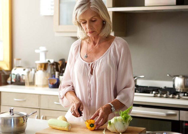 Καούρες: Ποια τρόφιμα να αποφεύγουμε και ποια να προτιμάμε