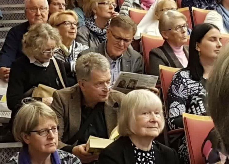 Κάποιος, κάπου, κάποτε… Δύο διαφορετικοί κόσμοι. Δύο διαφορετικές νοοτροπίες. Διαλέξτε