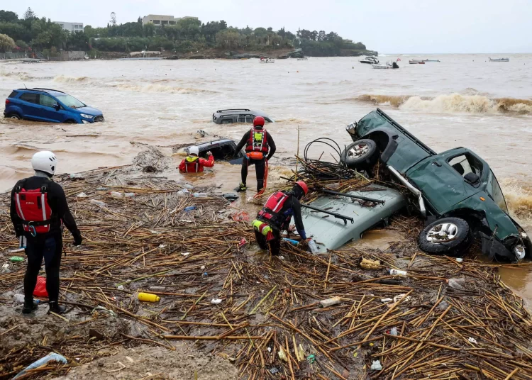 Κρήτη: Στο έλεος της κακοκαιρίας πολλές περιοχές – Ένας νεκρός και η αγωνία για την αγνοούμενη μητέρα