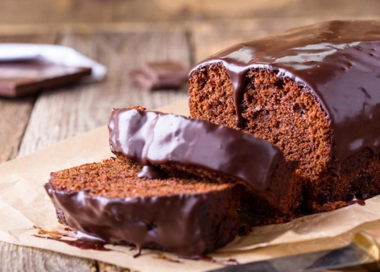 Σοκολατένιο κέικ της μαμάς με μόλις 3 υλικά -Εύκολη συνταγή χωρίς μίξερ