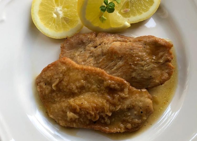 Λαχταριστό χοιρινό λεμονάτο στην κατσαρόλα -Γέυση λουκούμι, λιώνει στο στόμα