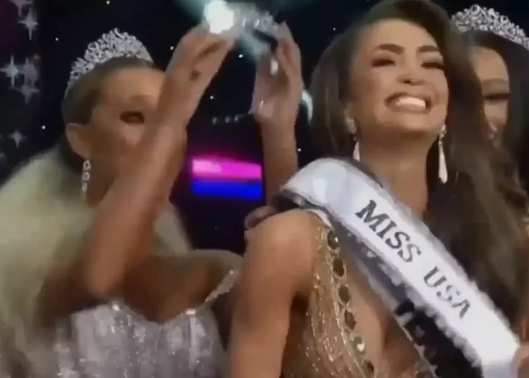 Χαμός με τα καλλιστεία Μις ΗΠΑ: Καταγγέλλουν νοθεία οι διαγωνιζόμενες