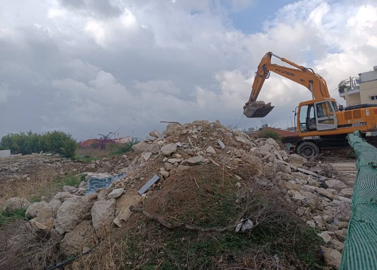 ΔΗΜΟΣ ΠΥΡΓΟΥ: Μετά την κατακραυγή απομακρύνουν τα μπάζα από το μνημείο του «Αγνώστου Στρατιώτη»-Δεν επανεκκινεί τώρα το έργο