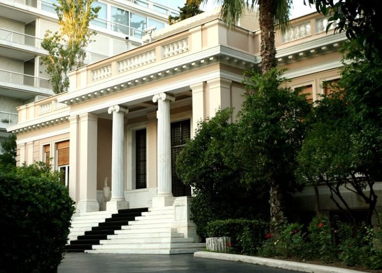 Σε…Συμπληγάδες παρακολουθήσεων και ακρίβειας η κυβέρνηση, με το βλέμμα στις επόμενες δημοσκοπήσεις