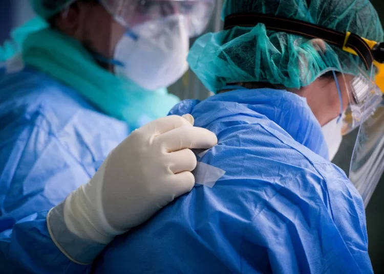 Αδιανόητο: 26χρονη πονούσε και την έστελναν από νοσοκομείο σε νοσοκομείο – Τελικά πέθανε από… περιτονίτιδα