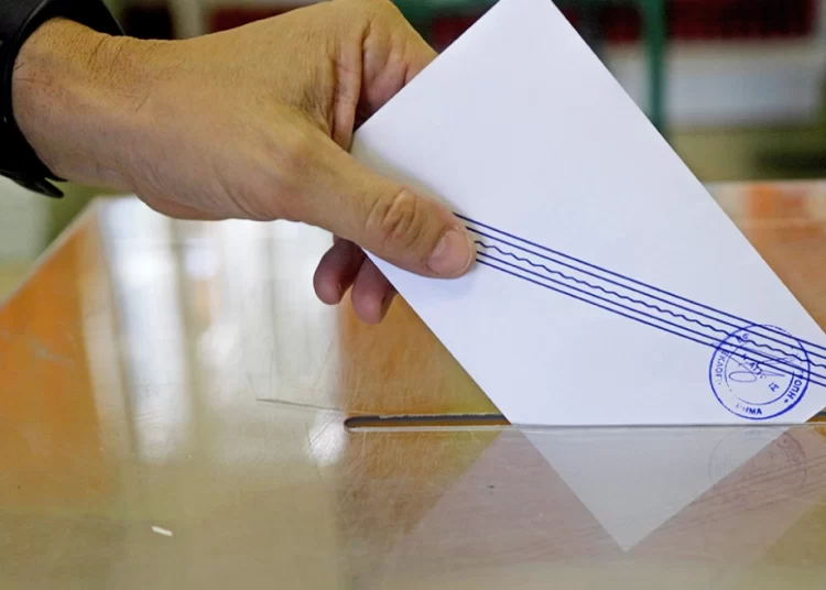 ALCO: 7,3 μονάδες μπροστά η ΝΔ, σταθερό το ΠΑΣΟΚ, μείωση για τους υπολοίπους