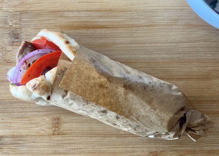 Νοστιμότατο τυλιχτό σουβλάκι