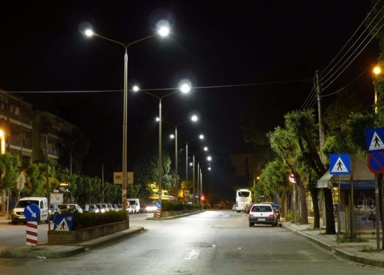 ΔΗΜΟΣ ΑΘΗΝΑΙΩΝ: Αλλάζουν τα φώτα με Δημόσια Χρηματοδότηση-ΔΗΜΟΣ ΠΥΡΓΟΥ: Μας αλλάζουν τα φώτα με εκχώρηση των Δημοτικών Τελών