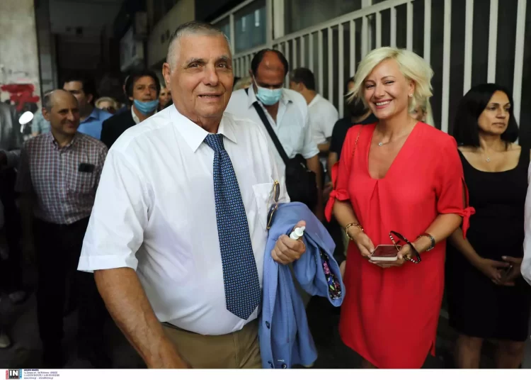 Στον εισαγγελέα ως ύποπτη η χήρα του Γιώργου Τράγκα, Μαρία Καρρά