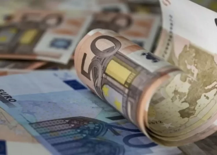 Επιστρεπτέα προκαταβολή: Ραβασάκι για 20.000 επιχειρήσεις και επαγγελματίες – Τους ζητείται η επιστροφή της