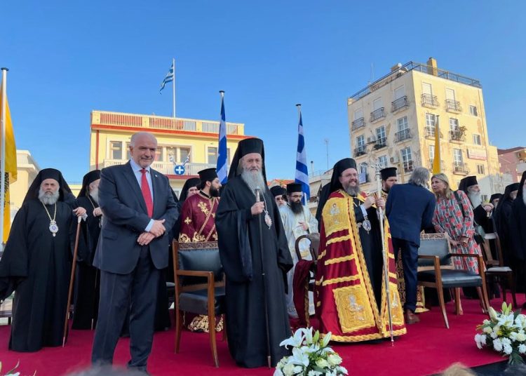 Πλήθος πιστών στην υποδοχή του νέου Μητροπολίτη Αιτωλίας και Ακαρνανίας στο Μεσολόγγι (φωτό και βίντεο)