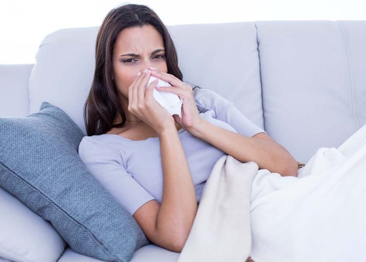 Γρίπη: Για πόσες μέρες είναι μεταδοτική – Μάθετε πότε «κολλάει»