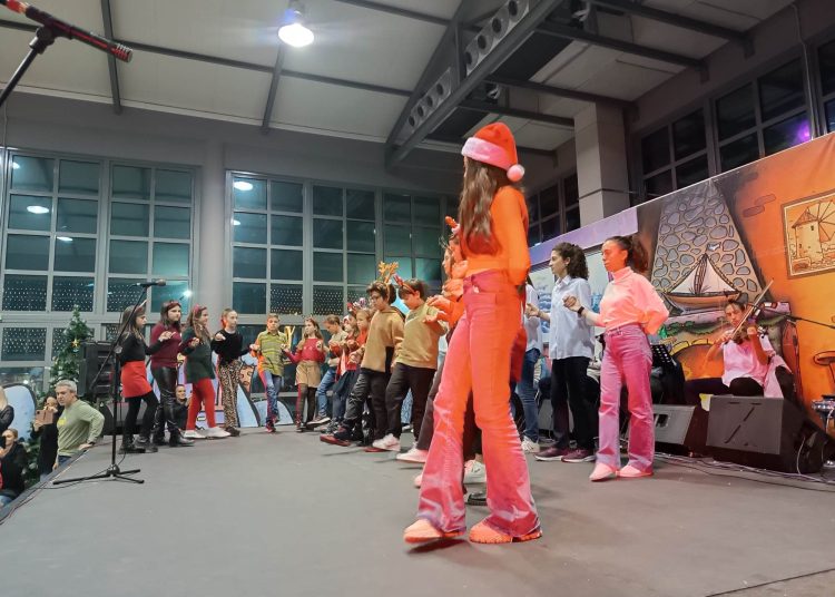 «Κανένα παιδί δεν είναι μόνο του», από το Λύκειο των Ελληνίδων Πύργου στην αίθουσα του Θεματικού Πάρκου Ξυστρή