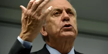 Αβραμόπουλος: Τι δηλώνει για τη συμμετοχή του στην ΜΚΟ του Αντόνιο Παντζέρι