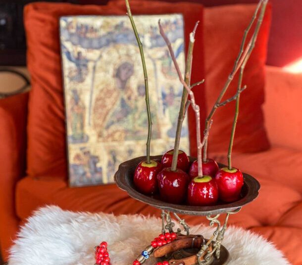 Καραμελωμένα μήλα σαν γλειφιτζούρια