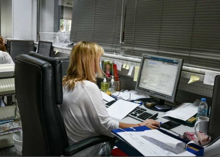 Δημόσιο: Κλείνει η πόρτα για πρόωρη συνταξιοδότηση – Όλες οι λεπτομέρειες