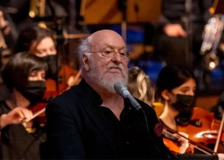 Διονύσης Σαββόπουλος για τον κορωνοϊό και την αναβολή των συναυλιών του: «Σαν να ‘φαγα μαχαιριά κατάστηθα»