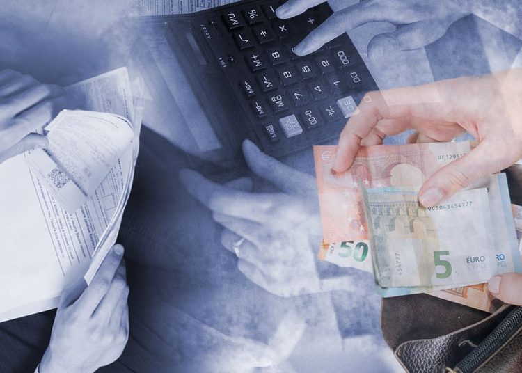 Ελεύθεροι επαγγελματίες: Ποια κατηγορία ασφαλιστικών εισφορών “προσφέρει” υψηλότερη σύνταξη- Αναλυτικά παραδείγματα