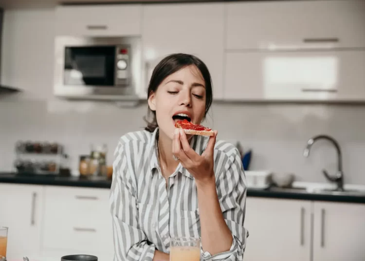 Γιατί νιώθουμε φούσκωμα όταν τρώμε ψωμί