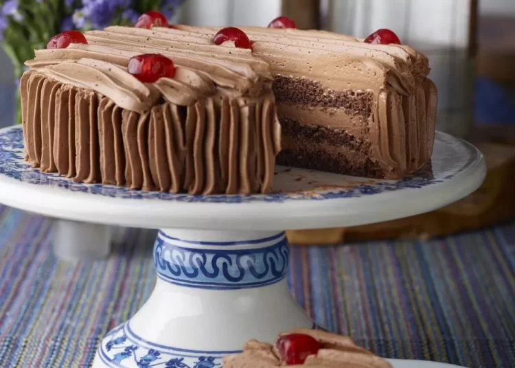 Κλασική τούρτα σεράνο, από τον Στέλιο Παρλιάρο