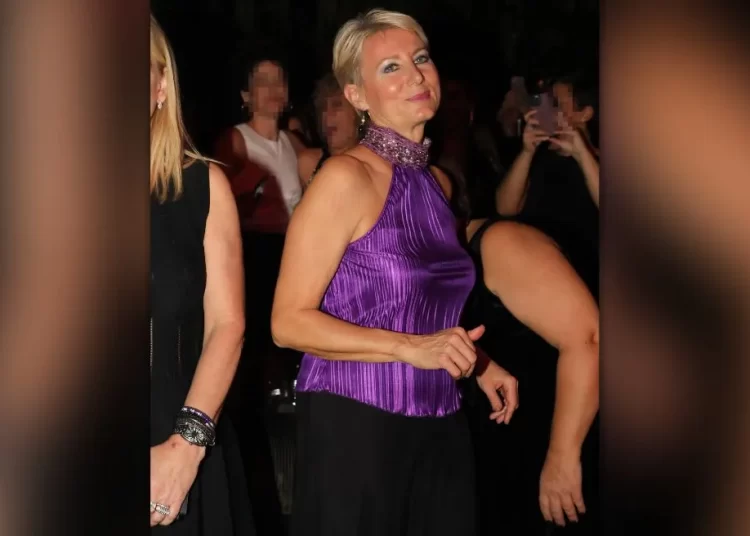 Νατάσα Παζαΐτη: Διασκέδασε σε γνωστό νυχτερινό κέντρο